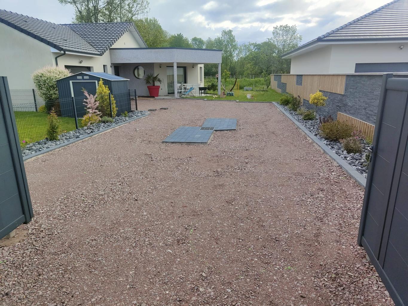 Création d'une cour en enrobés à chaud