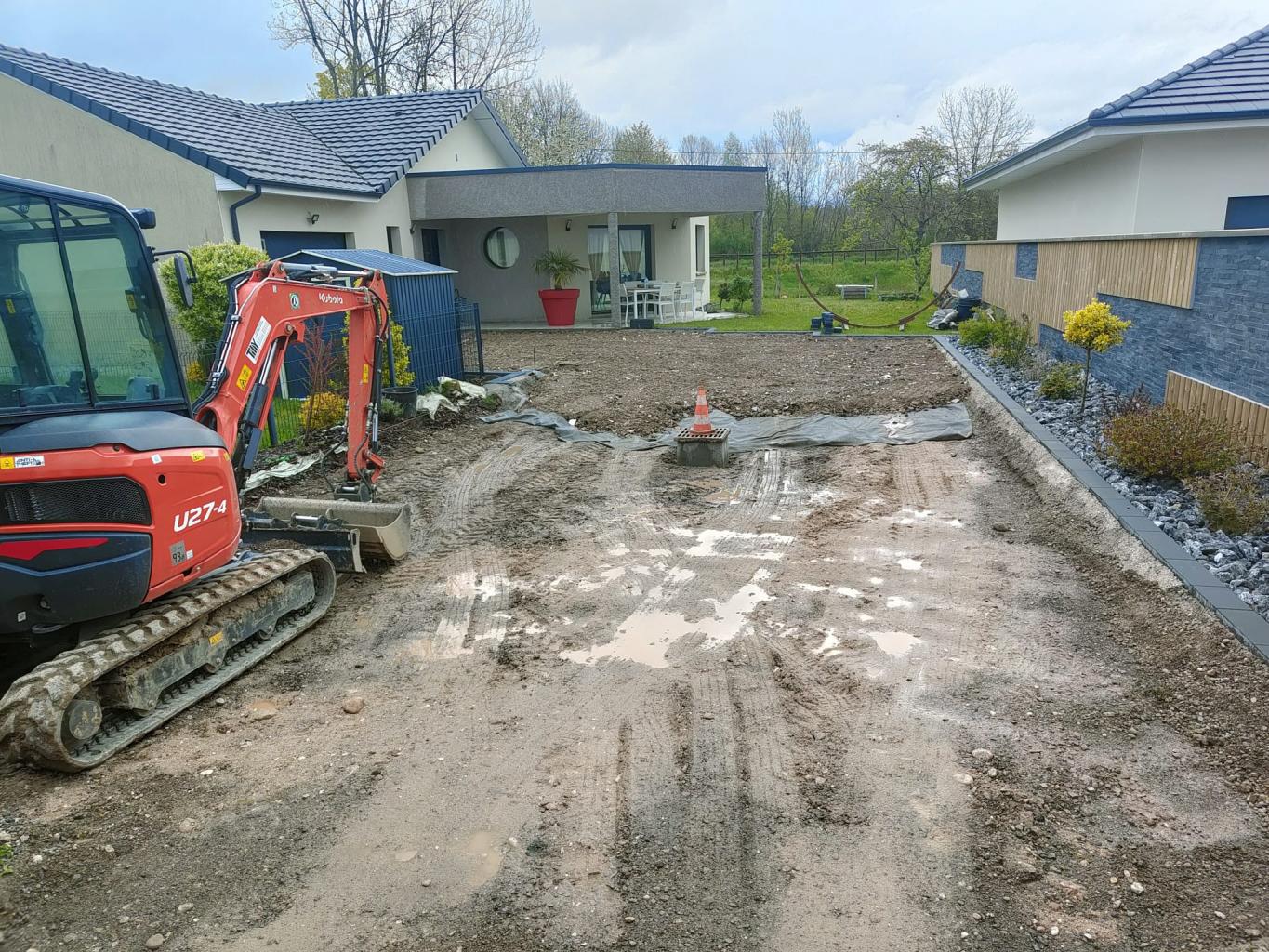 Création d'une cour en enrobés à chaud