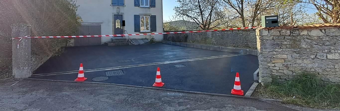 Cour en enrobés à chaud